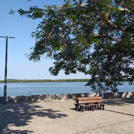 O Paraíso é Aqui - Cama King Size, ar condicionado e café da manhã - banheiro social Caravelas Esterno foto